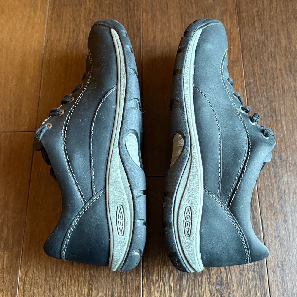 KEEN Presidio II Women's Black Leather Comfort Walking Shoes Sneaker Size 9.5 - Picture 7 of 9